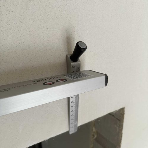 Normy budowlane, odchyłka tynku od kąta.