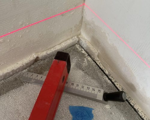 odbiór domu od dewelopera - pomiar odchyłki posadzki